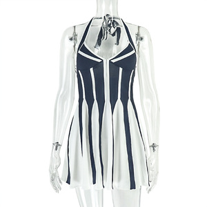 Robe pour femme, noir et blanc, motif à carreaux contrastés, sans manches, col halter, silhouette en A, taille empire, automne-hiver - Product Image 6