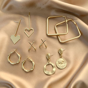 80-150 pièces de chaque kg, vente au poids, influenceur en ligne, populaire, élégant, clous d'oreille de haute qualité pour femmes, mélange de bijoux en vrac et aléatoire - Product Image 6