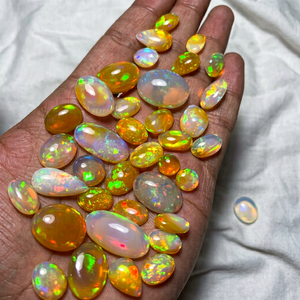 Opale d'Éthiopie naturelle, cabochons taillés coussin, ovales, ronds, poires et carrés, multi-feu, pierres précieuses en vrac, double face, pour la fabrication de bijoux - Product Image 1