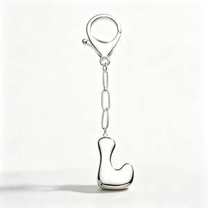 Llavero Minimalista y Versátil de Aleación de Zinc con Letras del Alfabeto, 26 Letras, Adorno Metálico para Colgar en Bolsos, Productos Listos para Enviar - Product Image 5