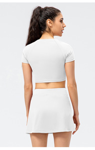 ชุดออกกำลังกายเล่นโยคะสำหรับผู้หญิงชุดเล่นฟิตเนส2ชิ้นชุดเล่นกีฬาสีพื้นพร้อมกางเกงขาสั้น - Product Image 4