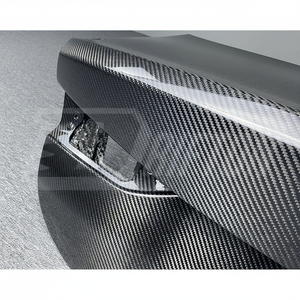 Alerón trasero de fibra de carbono preimpregnada con forma OEM de FedEx en stock para BMW M4 G82 - Product Image 1