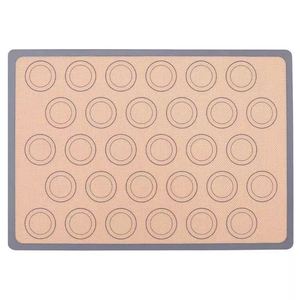 Tapis de cuisson en silicone antiadhésif parfait pour la pâtisserie, la pizza, la fabrication du pain, le roulage de la pâte - Product Image 2