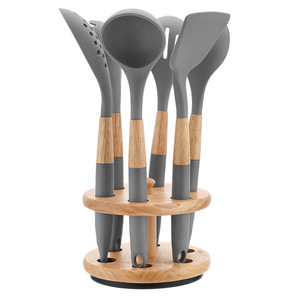 Ensemble d'ustensiles de cuisine en silicone à manche en bois résistant à la chaleur, 7 pièces, avec spatule, cuillère à soupe et support de rangement rotatif - Product Image 1