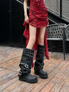 2025 Botas de plataforma con remaches para mujer-Estilo retro occidental, hasta la rodilla, corte de bota, tacón grueso, Adelgazante y elegante - Product Image 3