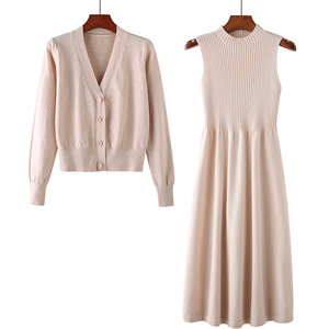 2024 Lente Nieuwe Aankomst Mode Slim Fit Lange Jurk En Lange Mouw V-Hals Oversized Losse Trui Jas Set - Product Image 1