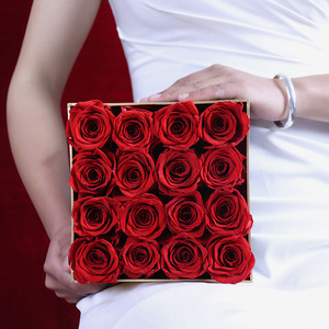 Caja de Regalo de Lujo con Rosas Preservadas en Forma Cuadrada, con Detalles en Dorado, de <span class=keywords><strong>9</strong></span> y 16 Cabezas, un Elegante y Romántico Recuerdo para Ella - Product Image 4