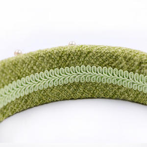 FINESTYLE أنيق مبطن قماش عقال مع لؤلؤ بلينغ خياطة يدوية إكسسوارات شعر سائبة إكسسوارات موضة عصرية - Product Image 4