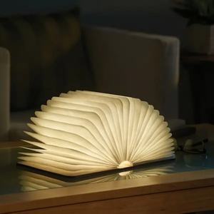 โคมไฟอ่านหนังสือพับได้ไม้ LED พร้อมโลโก้สั่งทำ รุ่นใหม่มาแรง ปี 2025 ไฟอ่านหนังสือกลางคืนสำหรับห้องนอน ใช้แบตเตอรี่ USB เหมาะเป็นของขวัญ - Product Image 6