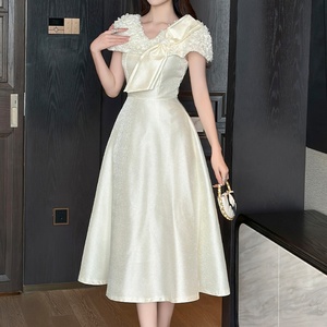 ชุดเดรสทรงเอไลน์ผ้าซาตินแขนสั้นสำหรับงานปาร์ตี้ งานพรอม งานแต่งงาน หรืองานราตรี  แบบคลาสสิก สวยสง่า เหมาะสำหรับเพื่อนเจ้าสาว เป็นมิตรต่อสิ่งแวดล้อม - Product Image 2