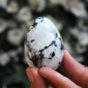 Huevo de Piedra Lunar Arcoíris Natural de Alta Calidad para Decoración del Hogar, Regalos de Pascua, Marca CrystalHola, Venta al Por Mayor - Product Image 4