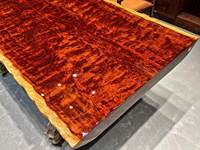 Live-Edge Bubinga Tischplatte