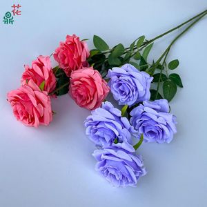 Rose artificielle en soie à quatre têtes, bordure bouclée, décoration de mariage, bouquet de roses réalistes - Product Image 3