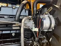 Chargeuse à moteur diesel à quatre roues motrices de deux tonnes, puissance de 75 kW, capacité de la benne de 1 m³, pour projets d'aménagement paysager, normes d'exportation élevées
