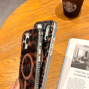 เคสโทรศัพท์แม่เหล็กแบบมีกลิตเตอร์ลายกราฟฟิตี IMD สองชั้น สำหรับ iPhone 17 ลายเสือดาว - Product Image 2