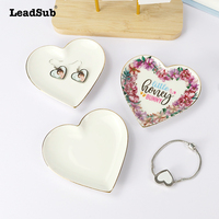 Plateau à bijoux en porcelaine blanche miniature personnalisé en forme de cœur de 4,5 pouces, sublimation DIY, logo couleur personnalisé, décoration moderne pour la maison, Trincket
