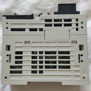 Contrôleur Mitsubishi PLC FX5UC 96MT D avec interface Modbus pour l'automatisation industrielle - Product Image 1