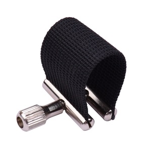 <span class=keywords><strong>Ligature</strong></span> <span class=keywords><strong>pour</strong></span> <span class=keywords><strong>saxophone</strong></span> <span class=keywords><strong>Ligature</strong></span> compacte et durable <span class=keywords><strong>pour</strong></span> <span class=keywords><strong>saxophone</strong></span> <span class=keywords><strong>alto</strong></span> Embouchure en métal - Product Image 1