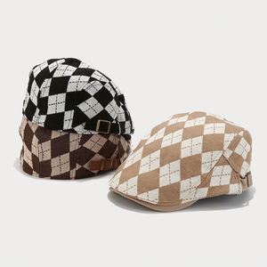 Nouveau chapeau gavroche rétro à carreaux diamantés style européen et américain pour hommes et femmes - Product Image 2