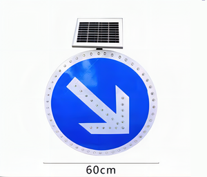 Panneau de signalisation solaire 60x60cm en aluminium personnalisable avec flèche, panneau LED solaire pour la sécurité routière - Product Image 1