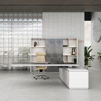Mobilier de bureau moderne et luxueux Placage MDF Bureau en forme de L Table de directeur Chef de la direction Bureau de direction
