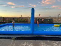 Nouveaux jouets et jeux aquatiques d'été Ensemble de filets de volley-ball Sports de volley-ball gonflables de l'usine