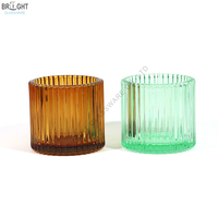 Bouteilles en verre à rayures verticales gaufrées de luxe, pots à bougies en verre vides avec couvercles pour la décoration de la maison