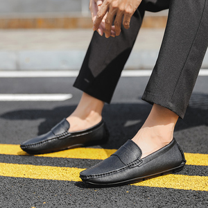 Zapatos de vestir para hombre OEM, <span class=keywords><strong>mocasines</strong></span> planos de cuero de vaca de nuevo estilo, cómodos, clásicos, informales, antideslizantes, para invierno - Product Image 4