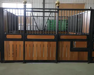 ヨーロッパの乗馬用馬小屋金属製のシェルタープレハブ馬小屋機器馬小屋