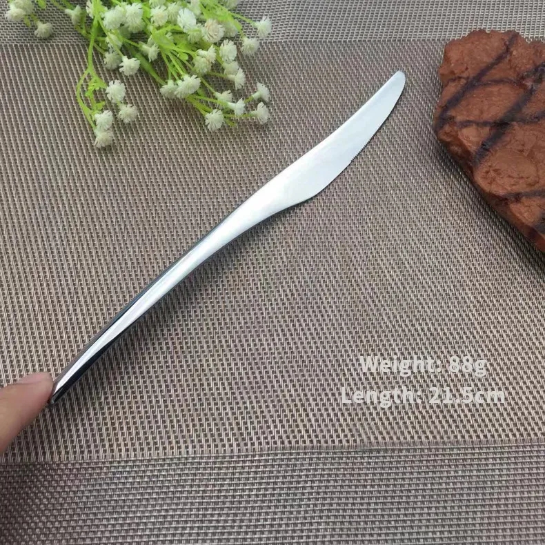 Dessert knife