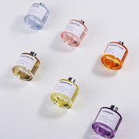 Diffuseur d'huiles essentielles d'aromathérapie sans feu de 50ml en vente en gros désodorisant de bouteille de roseau et de verre pour la maison chambre à coucher hôtel et bureau