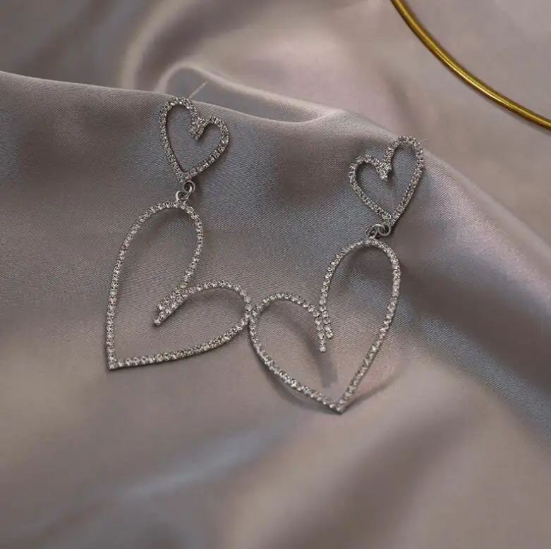 Pendientes de lujo con diseño de personalidad europea y americana, micro incrustados de aguja de plata 2022, colgante de amor de aleación de diamante e 925