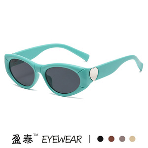 Lunettes de soleil œil de chat UV400 pour femmes, monture PC, verres roses en forme de cœur - Product Image 3