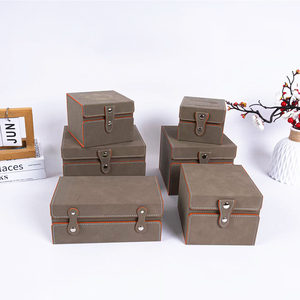 Set di 4 Tazze da Tè in Pelle PU con Confezione Vuota Premium e Scatola Regalo Organizzatore - Product Image 5