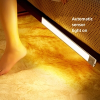 Lampe LED sans fil avec détecteur de mouvement, Rechargeable par USB, pour armoire de cuisine, garde-robe, escalier, rétro-éclairage