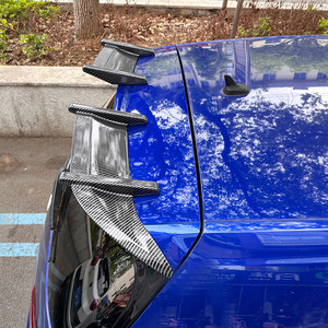 Aileron arrière Volkswagen Golf 7 Mk7 7.5 R Ducktail, noir piano, texture carbone, ABS, aileron de toit, modification extérieure - Product Image 3