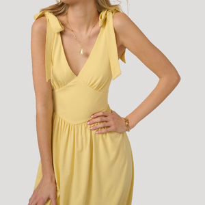 Fabricant de vêtements sur mesure à faible MOQ – Robes de <span class=keywords><strong>demoiselle</strong></span> <span class=keywords><strong>d</strong></span>'<span class=keywords><strong>honneur</strong></span> jaune pastel à col en V et épaules <span class=keywords><strong>d</strong></span>énudées 2026 - Product Image 3