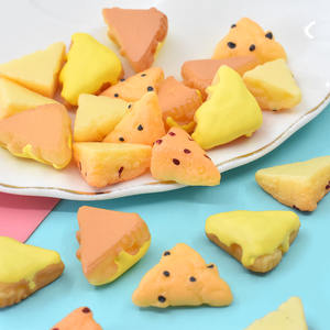 Divertidos Mini Accesorios de Resina para Cocina: Olla de Sopa 3D y Miniatura de Muslo de Pollo con Pan, Encantos de Comida en Miniatura - Product Image 5