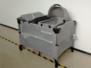 <span class=keywords><strong>Parc</strong></span> pour bébé et <span class=keywords><strong>lit</strong></span> de voyage en métal moderne, norme européenne, portable, pour usage intérieur (0-3 ans), adapté à la chambre et au salon - Product Image 2
