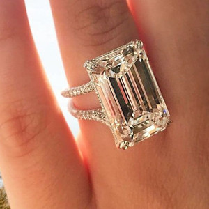 Anello Oversize Quadrato con Accenti Scintillanti, Stile Vintage Elegante, Fascia alla Moda per Abiti da Festa e Outfit Quotidiani - Product Image 1