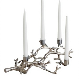 Candélabre à 5 branches en métal argenté poli, porte-bougie de table pour la décoration de la maison - Product Image 2