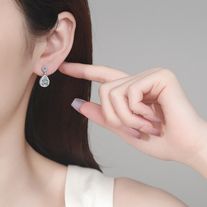 Manufacturer <strong>Wholesale</strong> 925 Sterling Silver D Color Moissanite 1Carat Pear-shaped Waterdrop Moissanite Earrings for Women Gift - Product Image 5