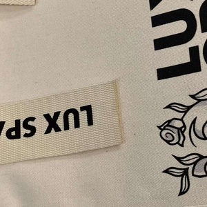 Sac à provisions fourre-tout en toile de jute laminé et à la mode de haute qualité en coton avec poignée en forme de cœur avec logo personnalisé - Product Image 2