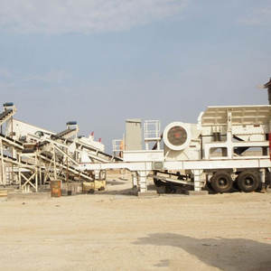 Installation de concassage mobile avec crible pour l'extraction de pierres, concasseur de minerai d'or sur roues pour la production d'agrégats en carrière - Product Image 2