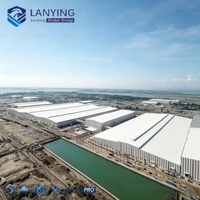 Complexe industriel en acier structurel sur mesure avec ateliers à grande portée et quai de chargement multi-portes pour la logistique