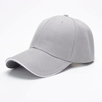 Venta al por mayor personalizado bordado 100% poliéster de lujo de moda de piel sintética curvada de 6 paneles de color sólido gorras de béisbol hebilla de Metal