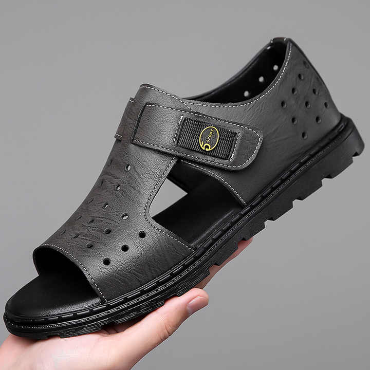 Mens Summer Hollow Out Outdoor Slippers Breathable Beach Platform Shoes with Non-Slip Wear-Resistant Soft Sole Open-Toed Design