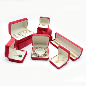Boîte à bijoux en velours personnalisée avec impression de logo sur mesure, matériau recyclable - Product Image 1