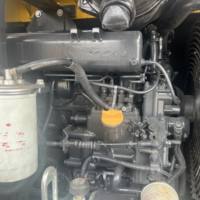 Excavatrice compacte hydraulique sur chenilles Komatsu PC56 d'occasion, équipement de construction