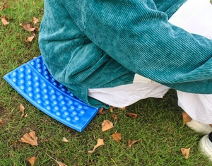 Komfortable Umweltfreundliche Leichte Wasserdichte XPE-Schaum Camping Klappsitzauflagen für Outdoor-Picknick & Wandern mit Anpassbarem Logo - Product Image 4
